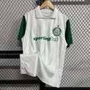 “Camisetas Oficiais do Palmeiras: Tradição em Branco e Verde”