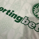 “Camisetas Oficiais do Palmeiras: Tradição em Branco e Verde”